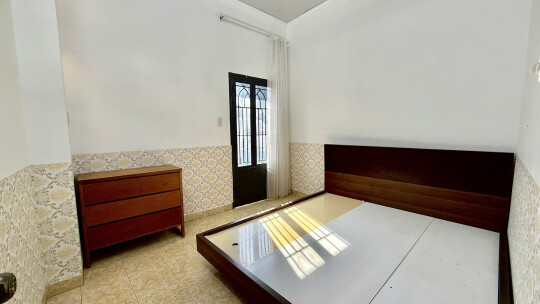 WHOLE HOUSE FOR RENT IN PHƯƠNG SÀI / 119B Phương Sài / 4 Bedrooms / 15 million VND/month
